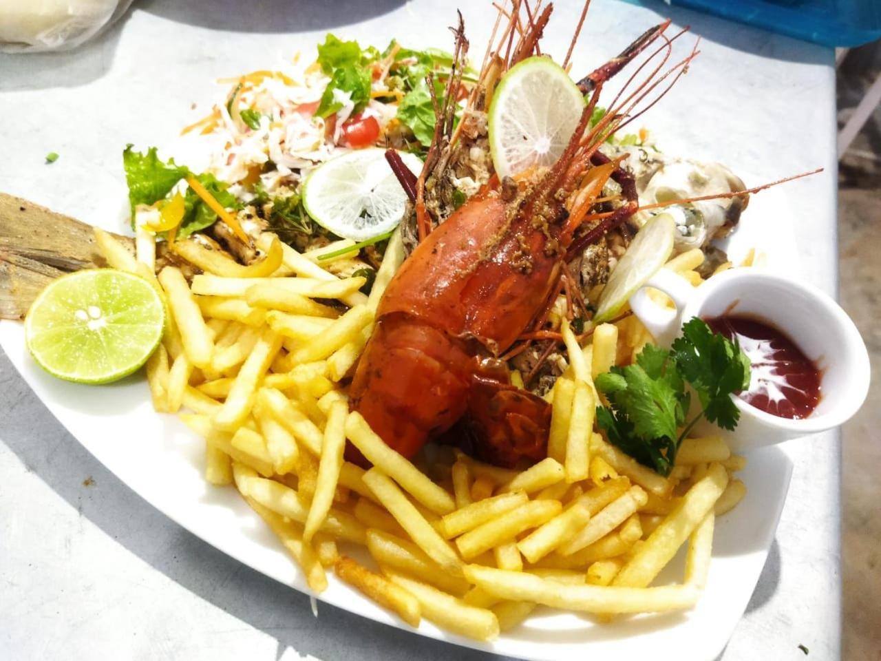 Seashore Mirissa Bagian luar foto